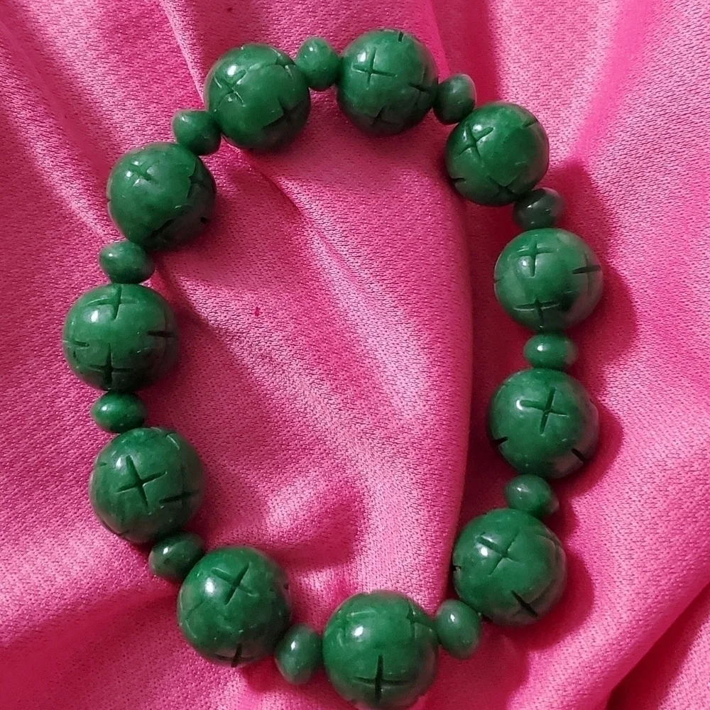 Burmese Jadeite Jade Bead Stretch Bracelet